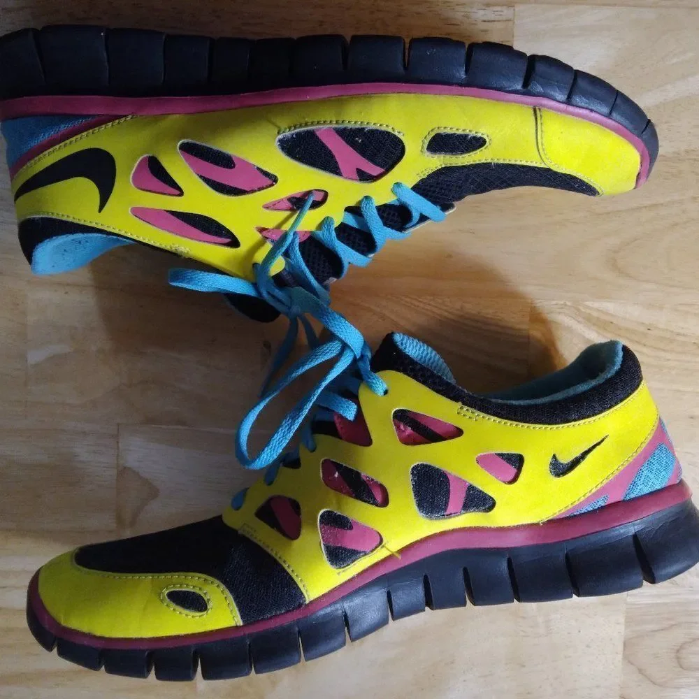 Nike Yellow and Black Free Run 2 - Picture 2 of 8